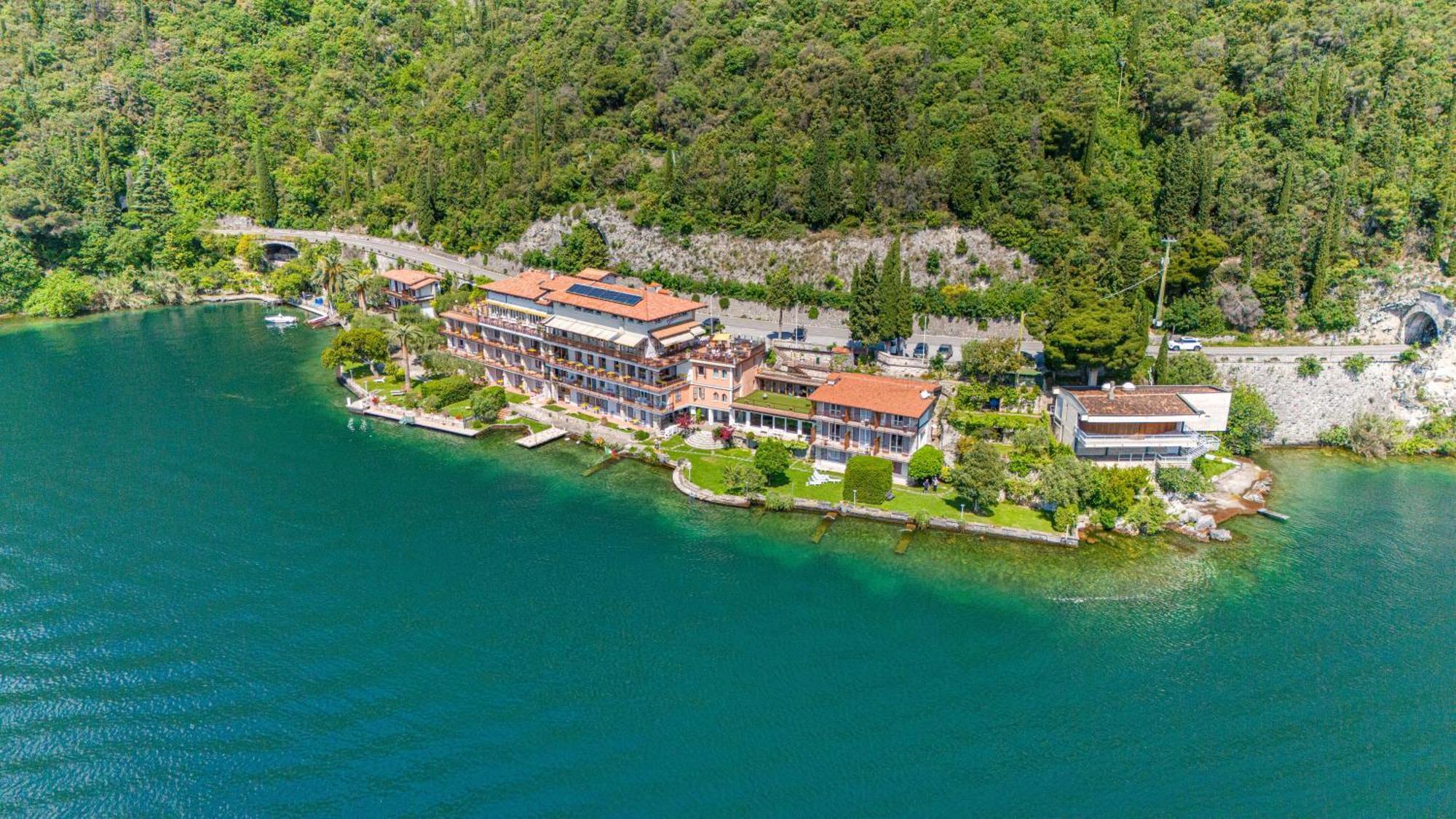 Hotel Forbisicle 提尼亚类 外观 照片